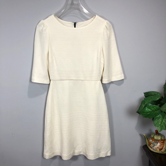 Alice + Olivia Dresses & Skirts - Alice + Olivia white cream fit flare midi Sz 0